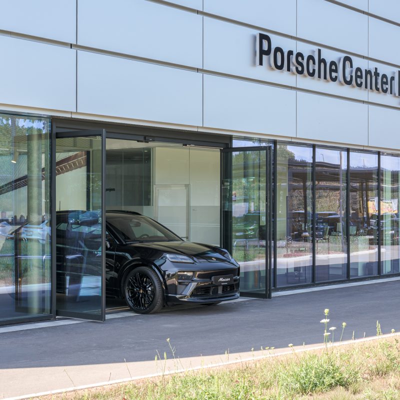 Automotive showroom Porsche | AB Biro