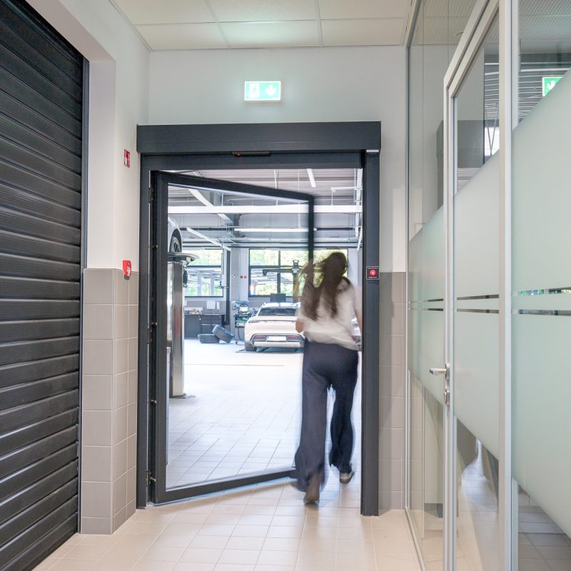 Automotive showroom Porsche & CUPRA | AB biro